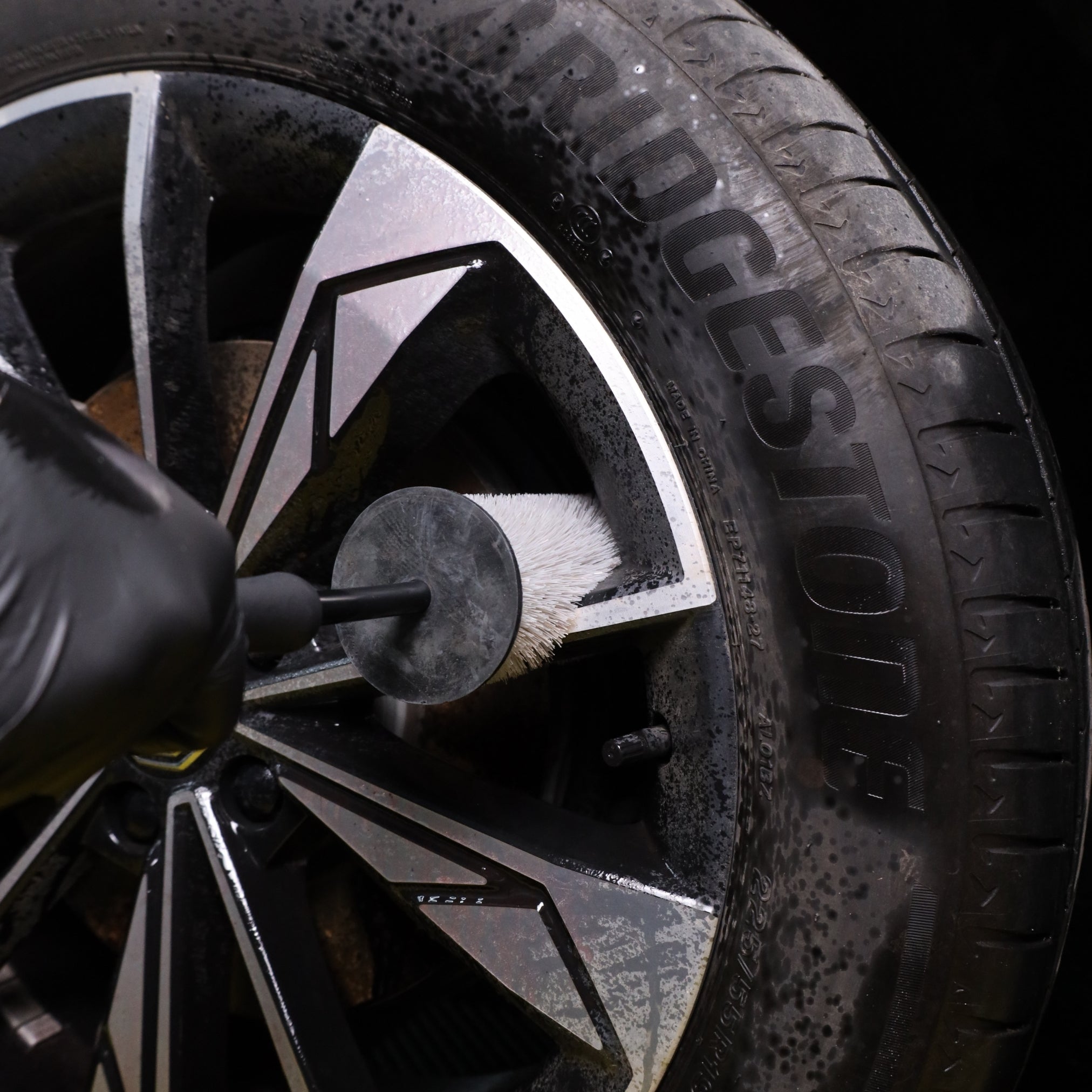 Perie circulara cu maner lung din polipropilena