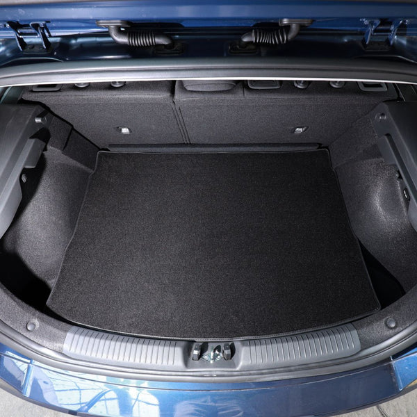 Tavita de portbagaj dedicata pe model de masina