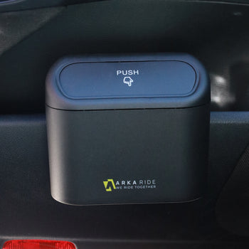 Cos de gunoi si depozitare cu capac rabatabil pentru masina