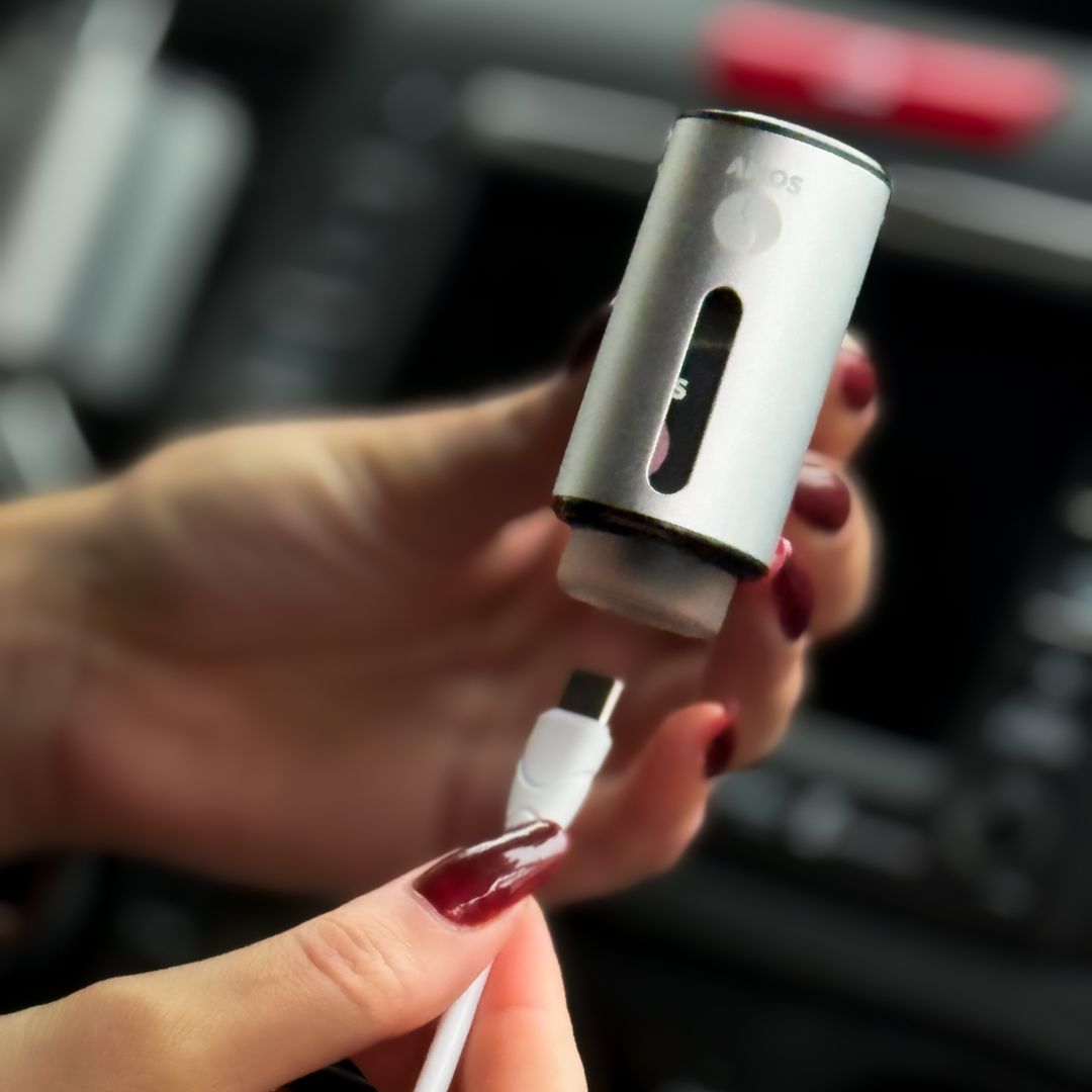 Difuzor Parfum Auto AMOS Mini Gri, 3 Arome Incluse Cadou, Odorizant Inteligent, USB, Parfum Intens, Design Premiumac