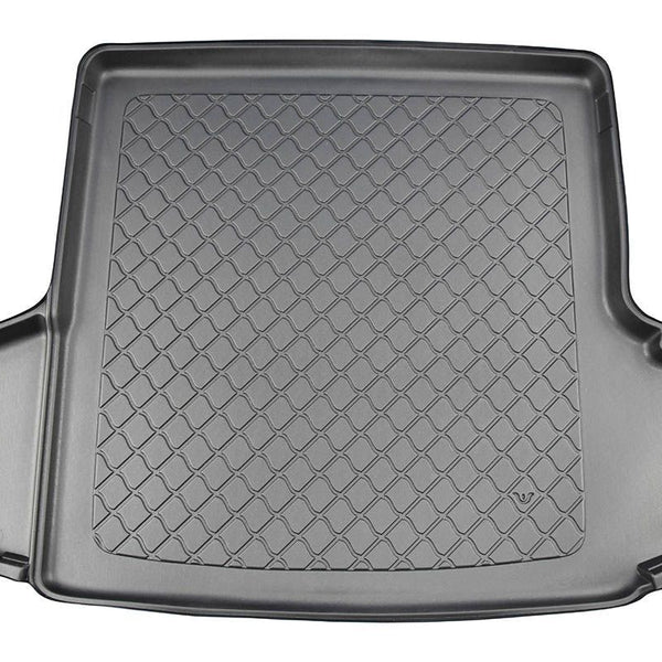 Tavita portbagaj premium Skoda Octavia III caroserie combi fabricatie 2013 - prezent (portbagaj superior) cu ureche dreapta-stanga detasabila pe partea stanga (pentru varianta cu subwoofer)